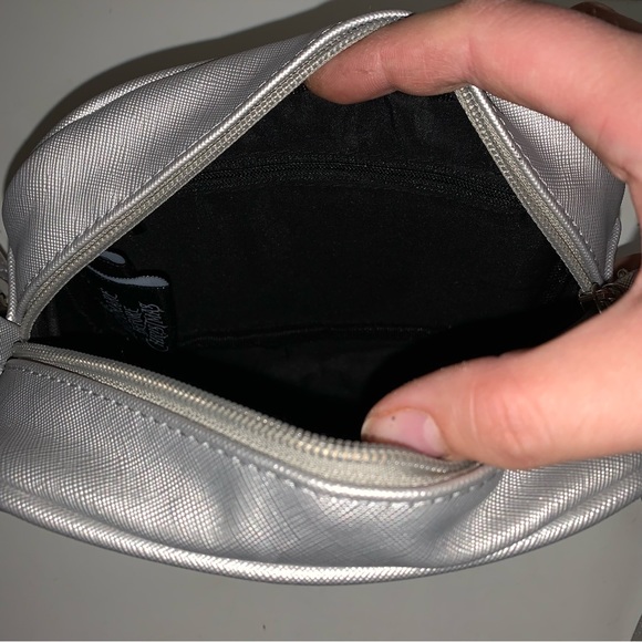 THE NIGHTMARE BEFORE CHRISTMAS SHOCK, LOCK & BARREL HANDBAG! - Picture 8 of 12